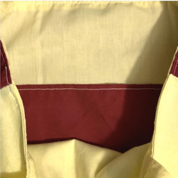 JOSIE & THE PUSSYCATS
TOTE BAG PURSE
11” Length
12” Wide
Strop Drop 10” - Picture 2 of 3